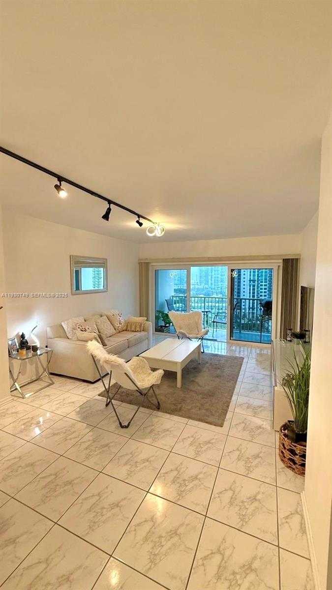 Small Image of 300 BAYVIEW DR #1603, Sunny Isles Beach Number 5