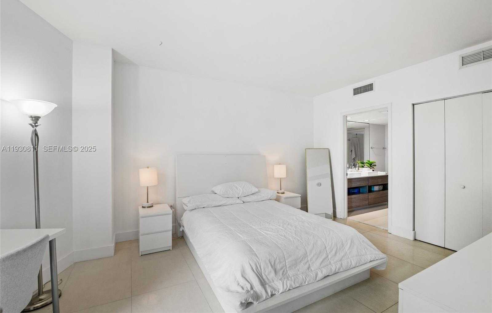 Small Image of 1100 SOUTH MIAMI AVE #702, Miami Number 12