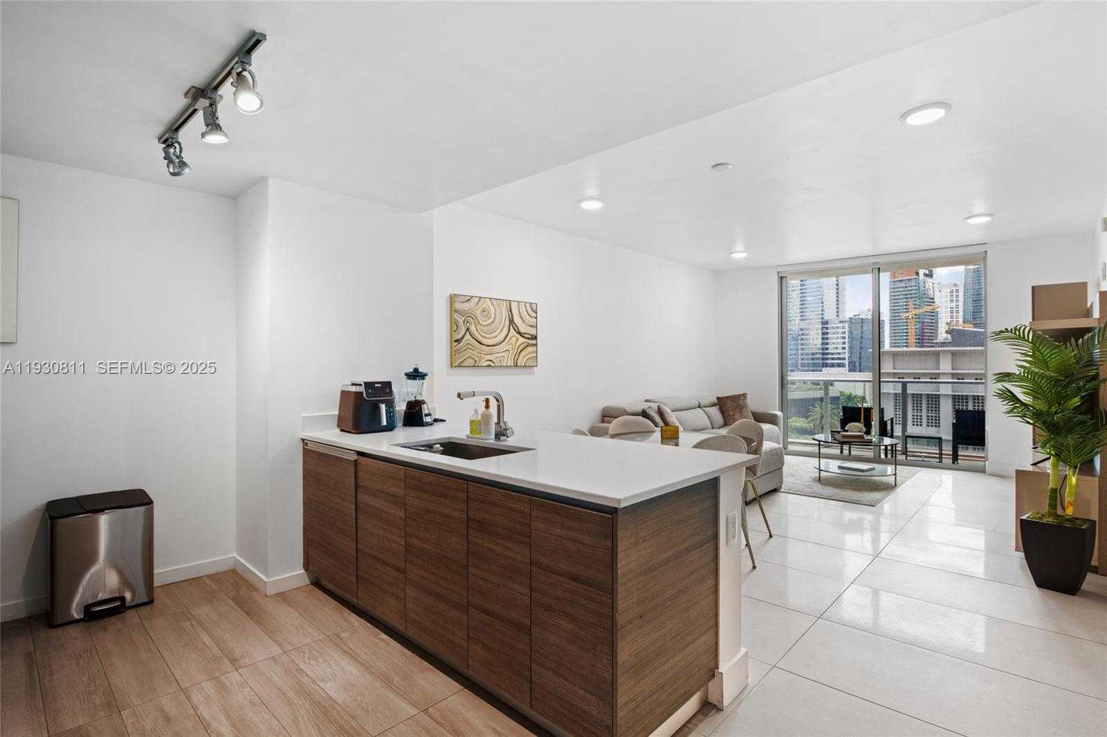 Small Image of 1100 SOUTH MIAMI AVE #702, Miami Number 5