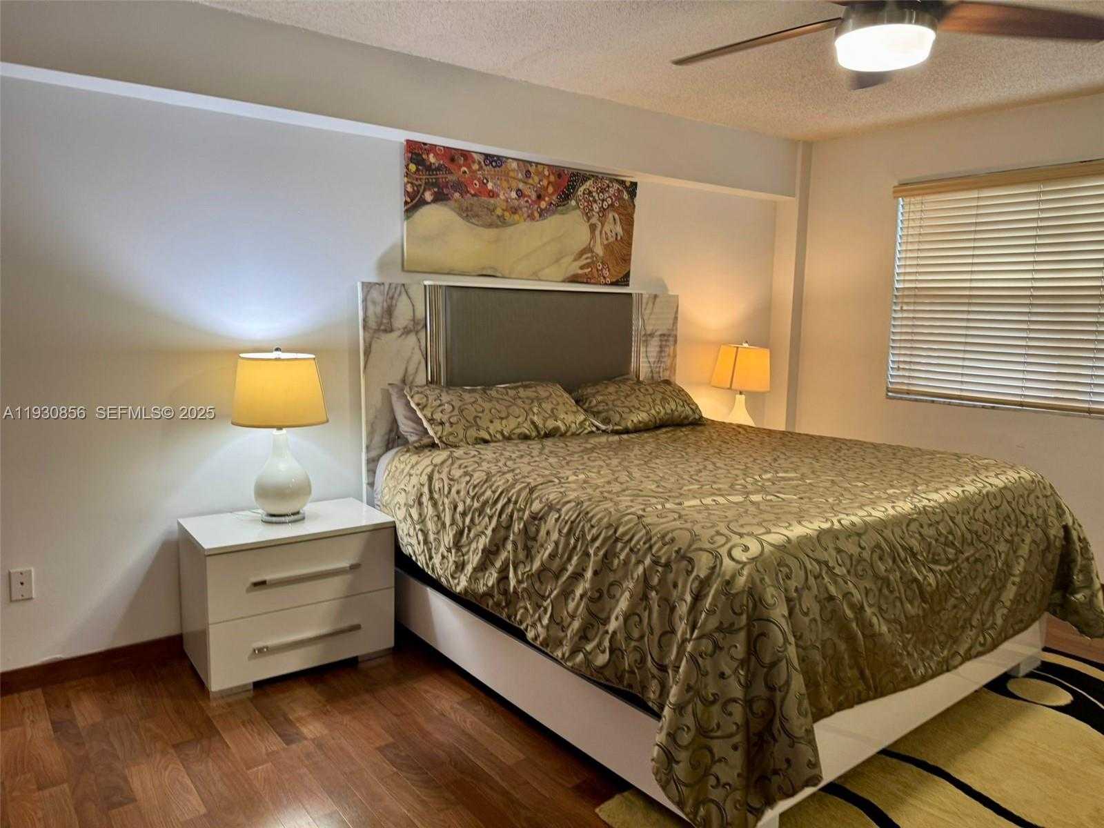 Small Image of 201 180 TH DR #114, Sunny Isles Beach Number 2