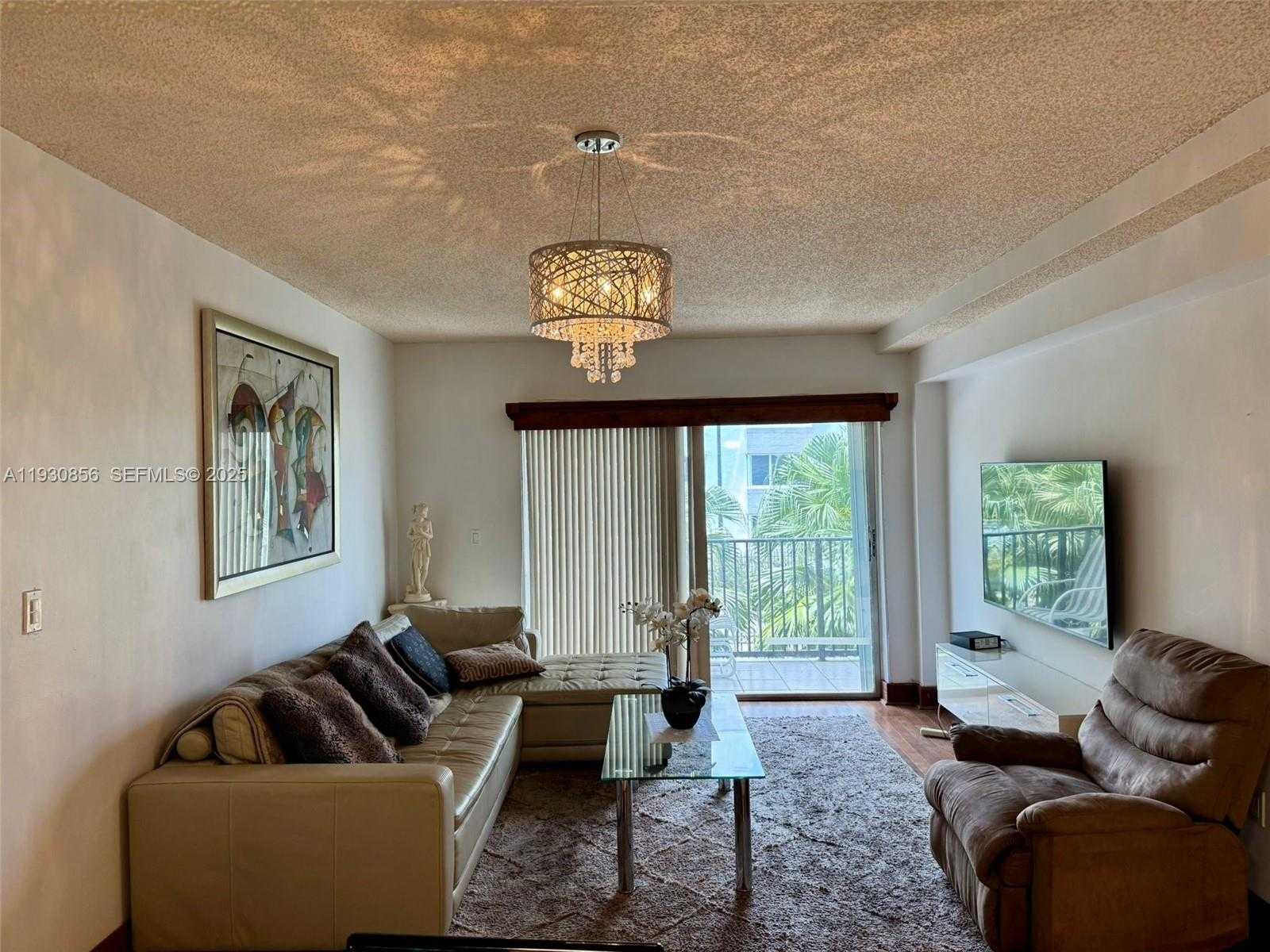 Small Image of 201 180 TH DR #114, Sunny Isles Beach Number 7