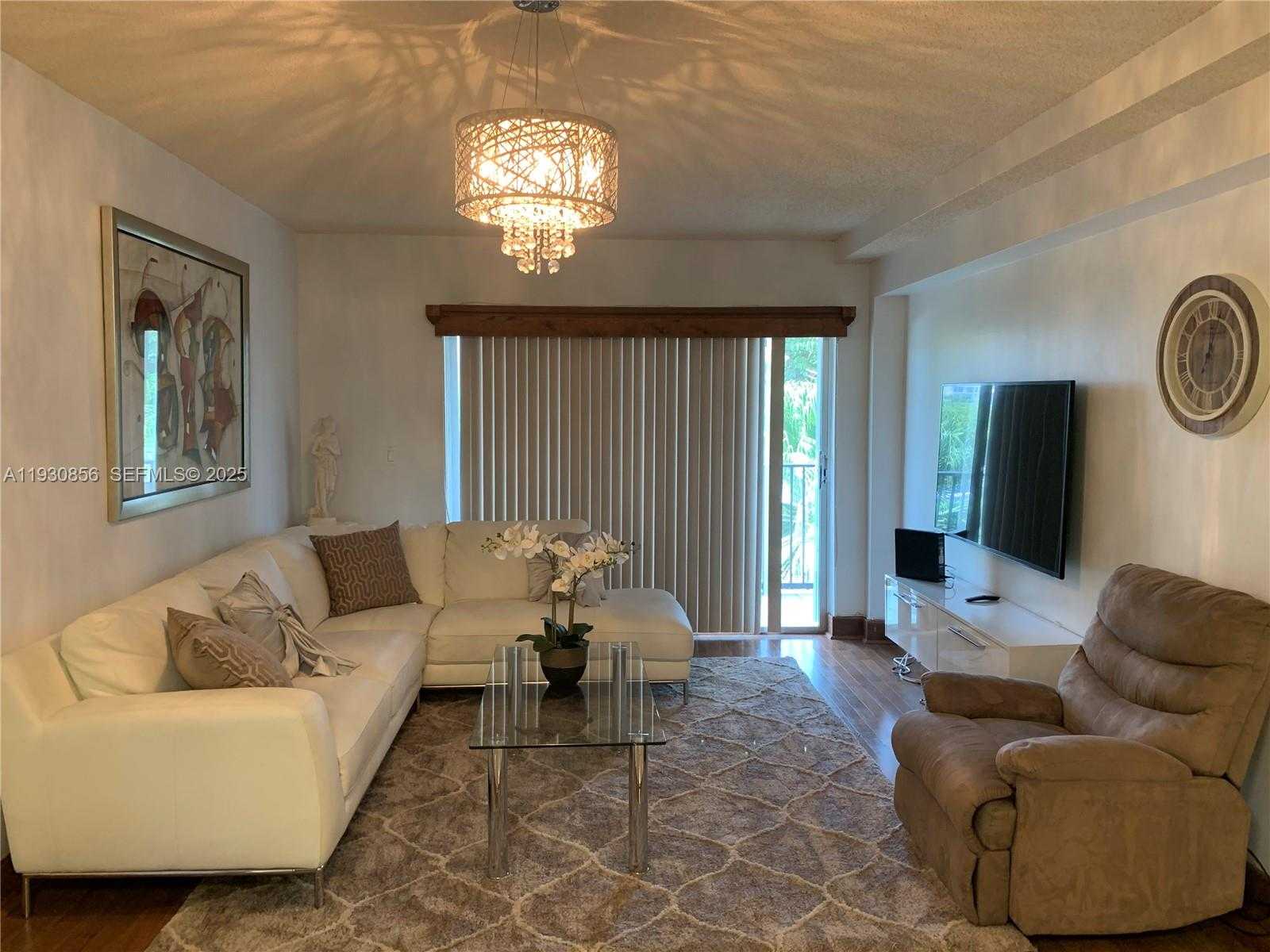 Small Image of 201 180 TH DR #114, Sunny Isles Beach Number 9