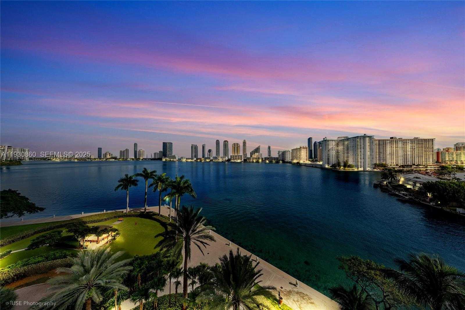 Small Image of 2600 ISLAND BLVD #703, Aventura Number 14
