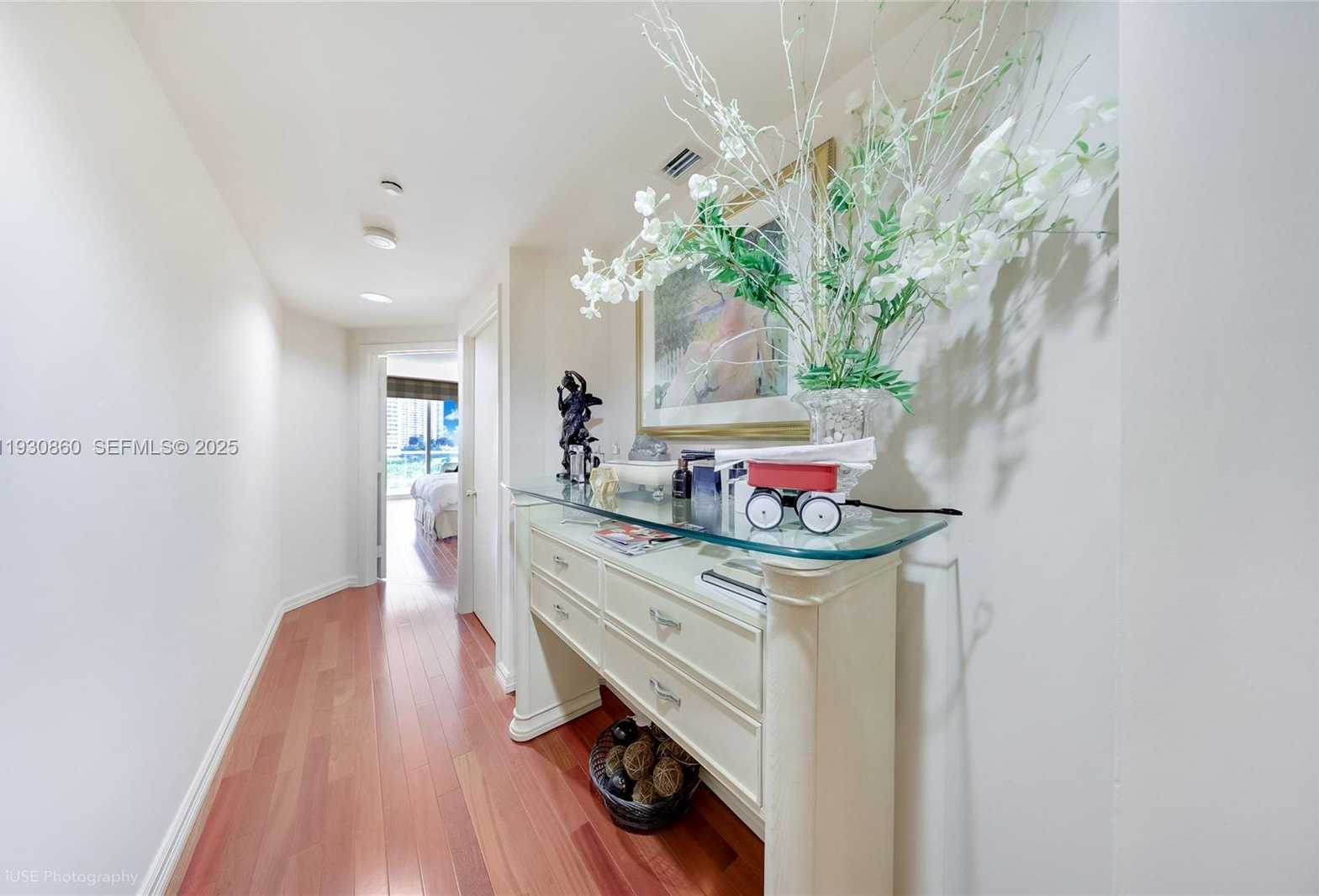 Small Image of 2600 ISLAND BLVD #703, Aventura Number 16