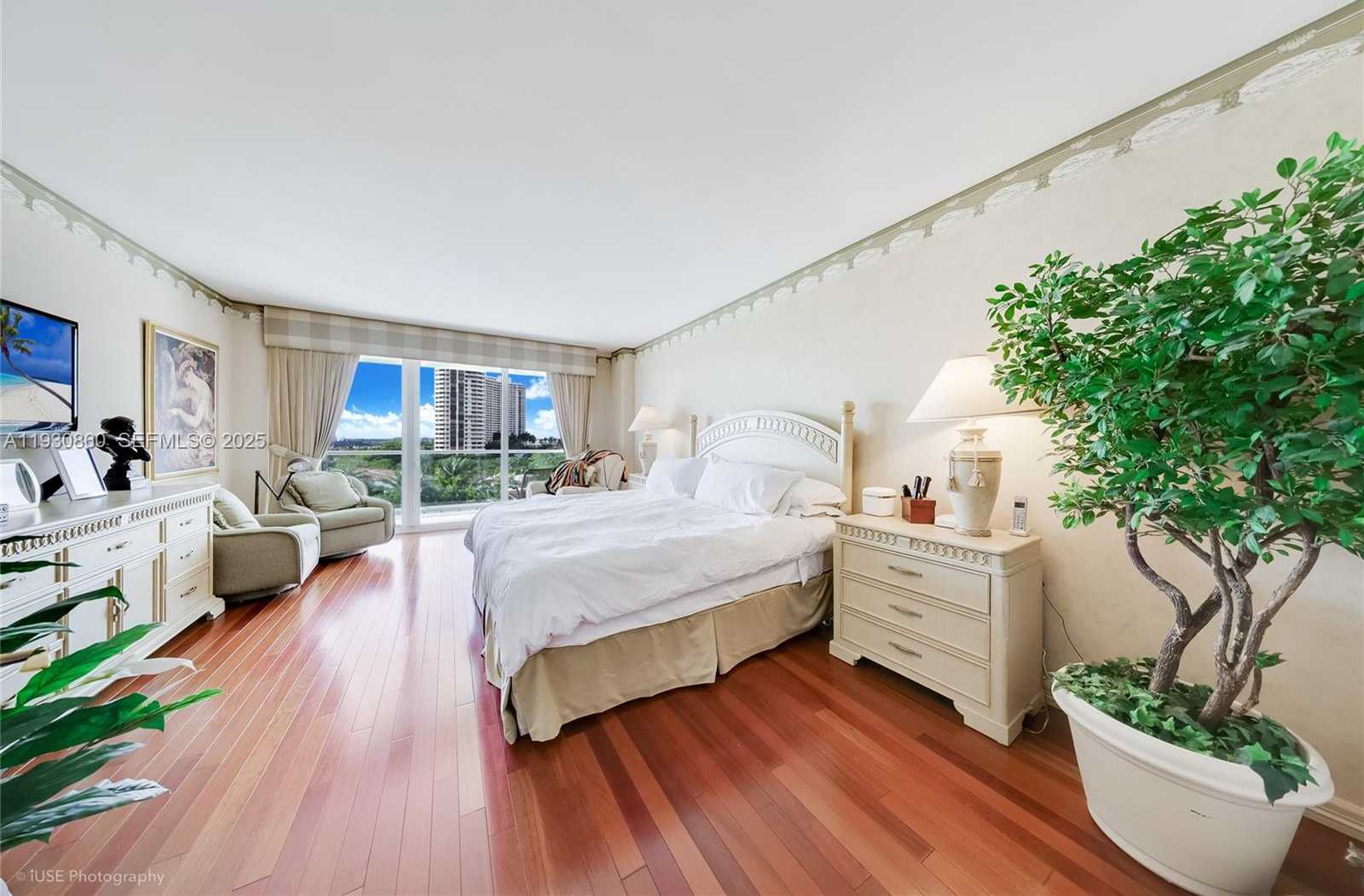 Small Image of 2600 ISLAND BLVD #703, Aventura Number 17