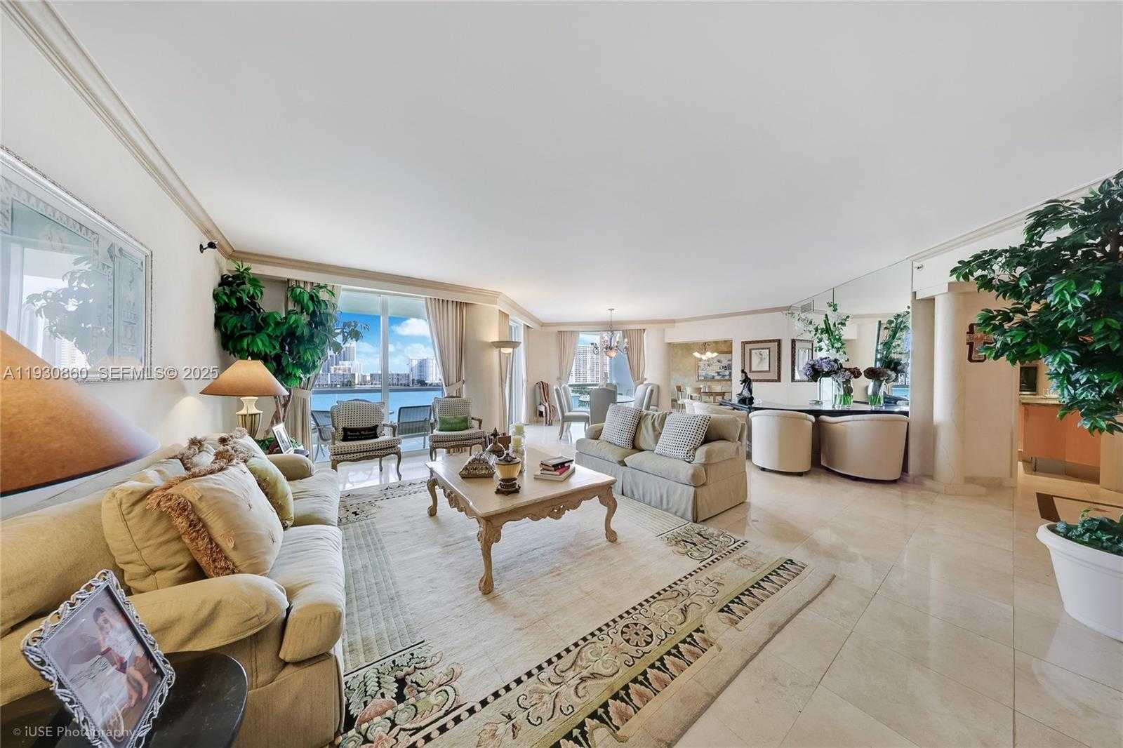Small Image of 2600 ISLAND BLVD #703, Aventura Number 2