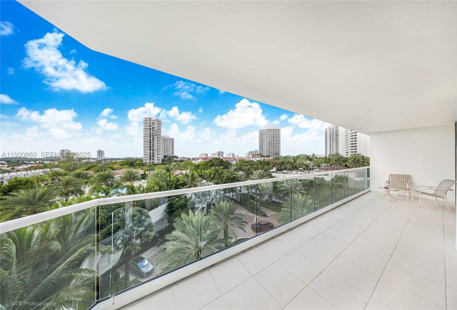 Small Image of 2600 ISLAND BLVD #703, Aventura Number 23