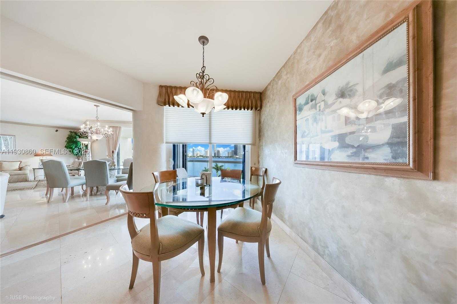 Small Image of 2600 ISLAND BLVD #703, Aventura Number 9