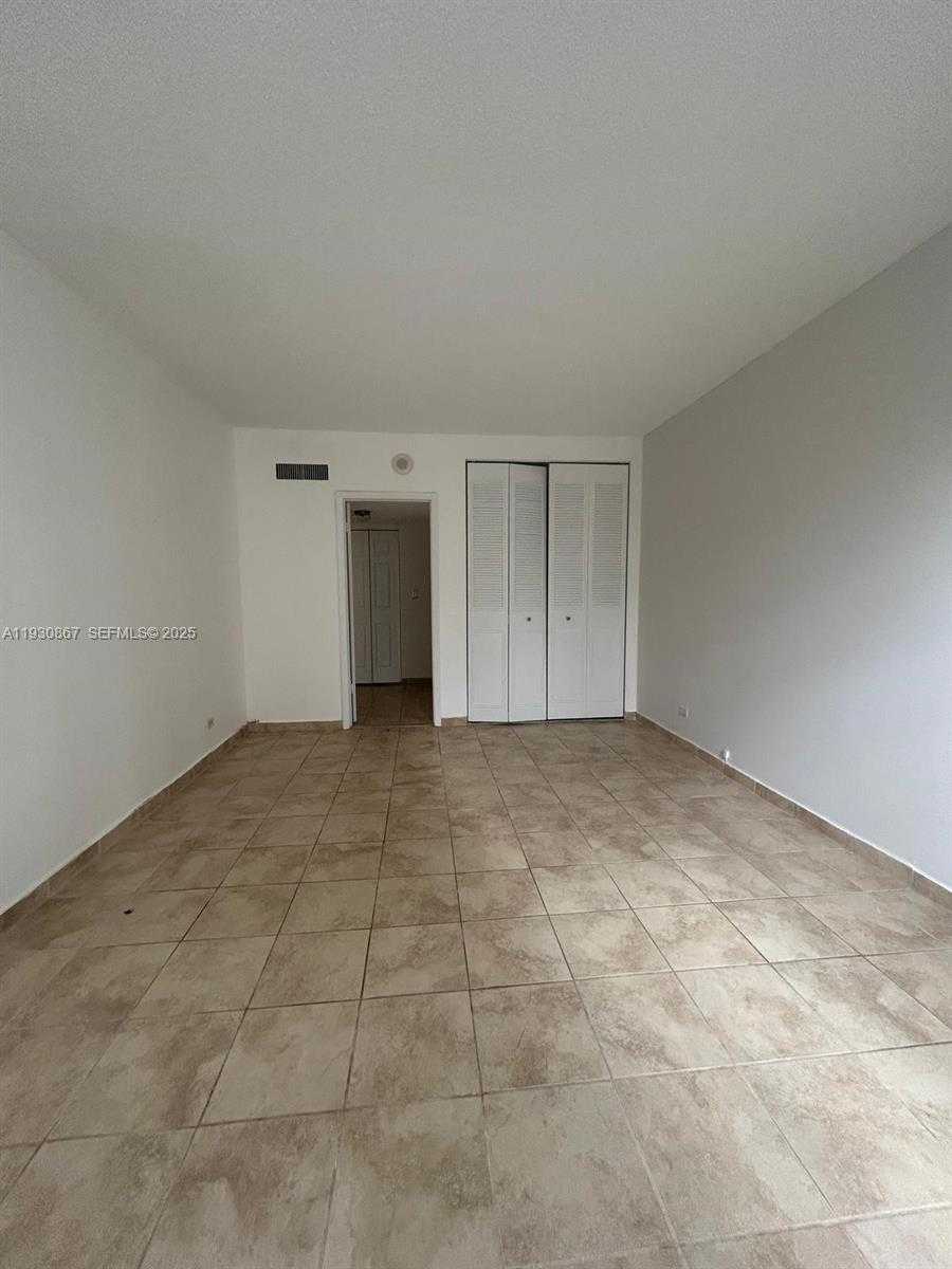 Small Image of 231 174TH ST #LO-5, Sunny Isles Beach Number 13