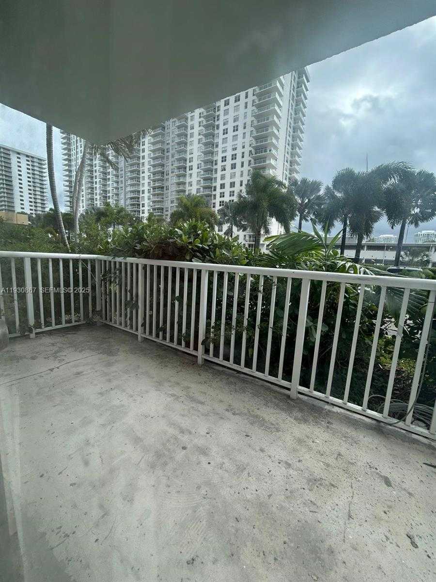 Small Image of 231 174TH ST #LO-5, Sunny Isles Beach Number 16