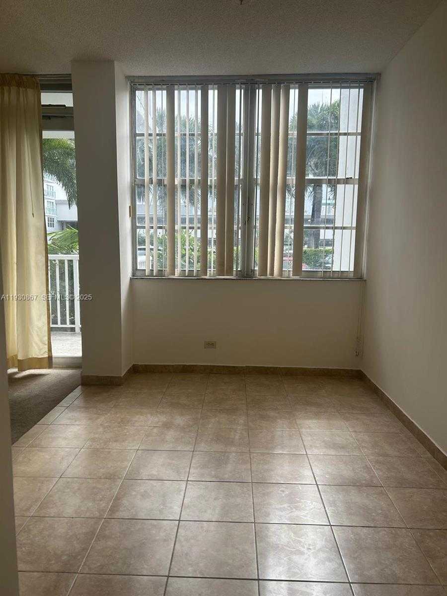 Small Image of 231 174TH ST #LO-5, Sunny Isles Beach Number 6