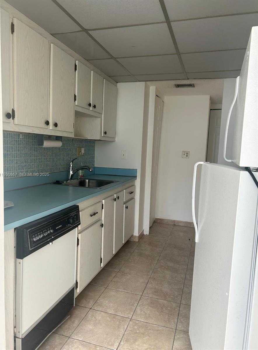 Small Image of 231 174TH ST #LO-5, Sunny Isles Beach Number 9