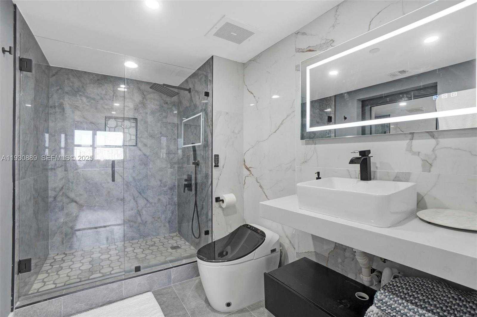 Small Image of 19501 WEST COUNTRY CLUB DR #1202, Aventura Number 17