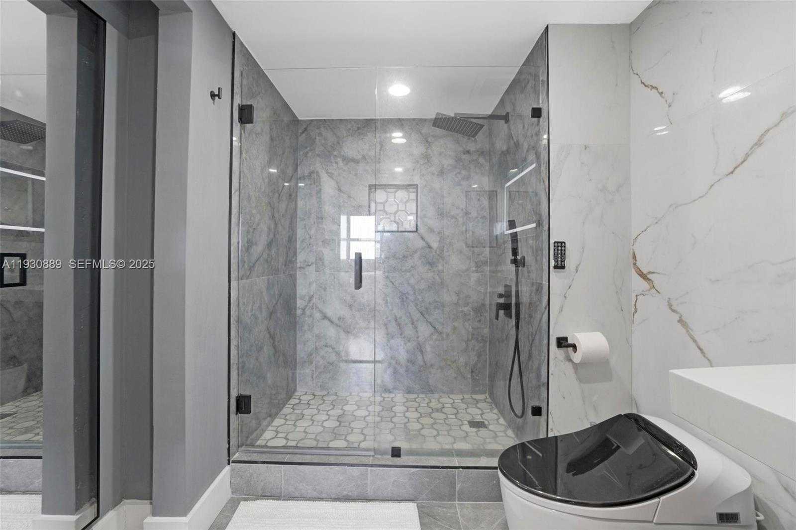 Small Image of 19501 WEST COUNTRY CLUB DR #1202, Aventura Number 18