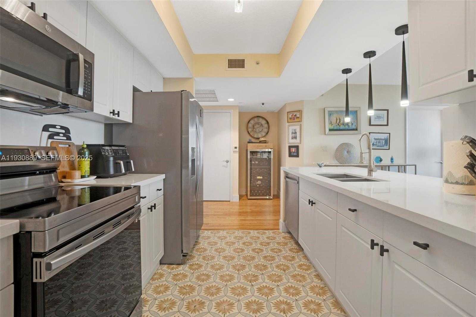 Small Image of 19501 WEST COUNTRY CLUB DR #1202, Aventura Number 23