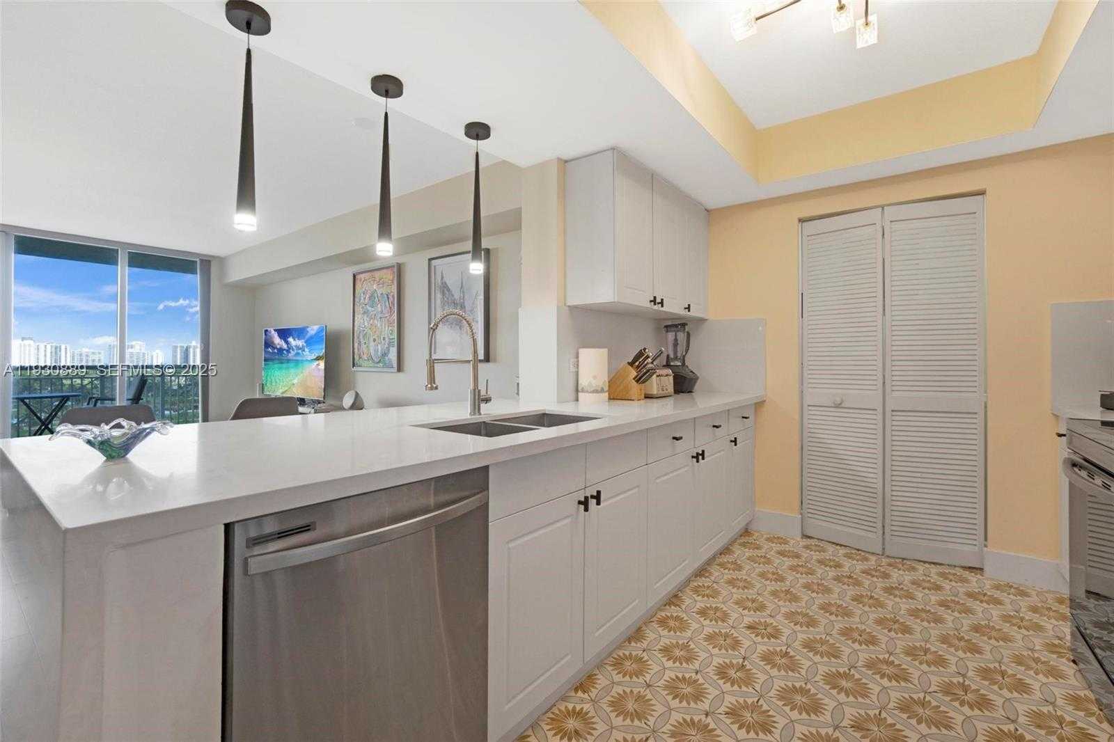 Small Image of 19501 WEST COUNTRY CLUB DR #1202, Aventura Number 24