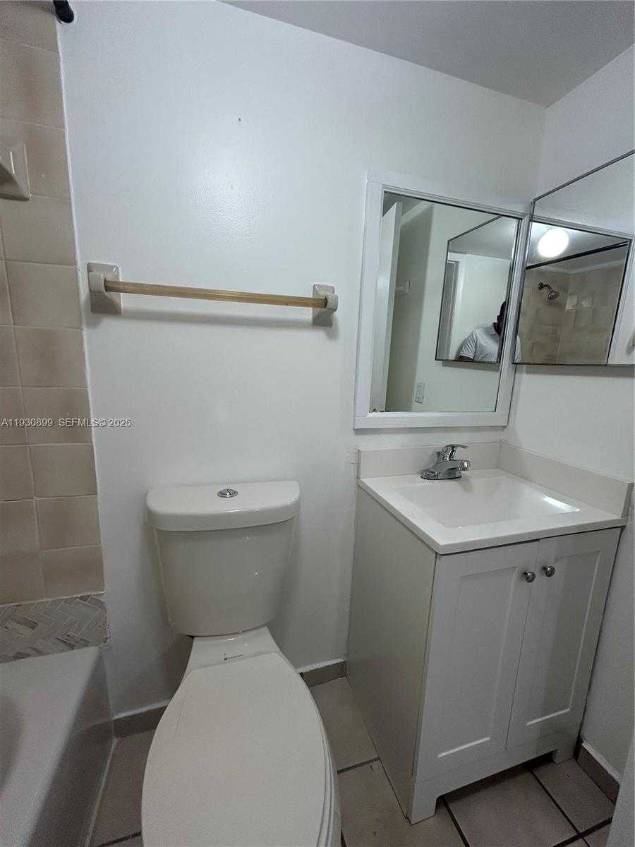 Small Image of 5701 WEST 25TH CT #305, Hialeah Number 12