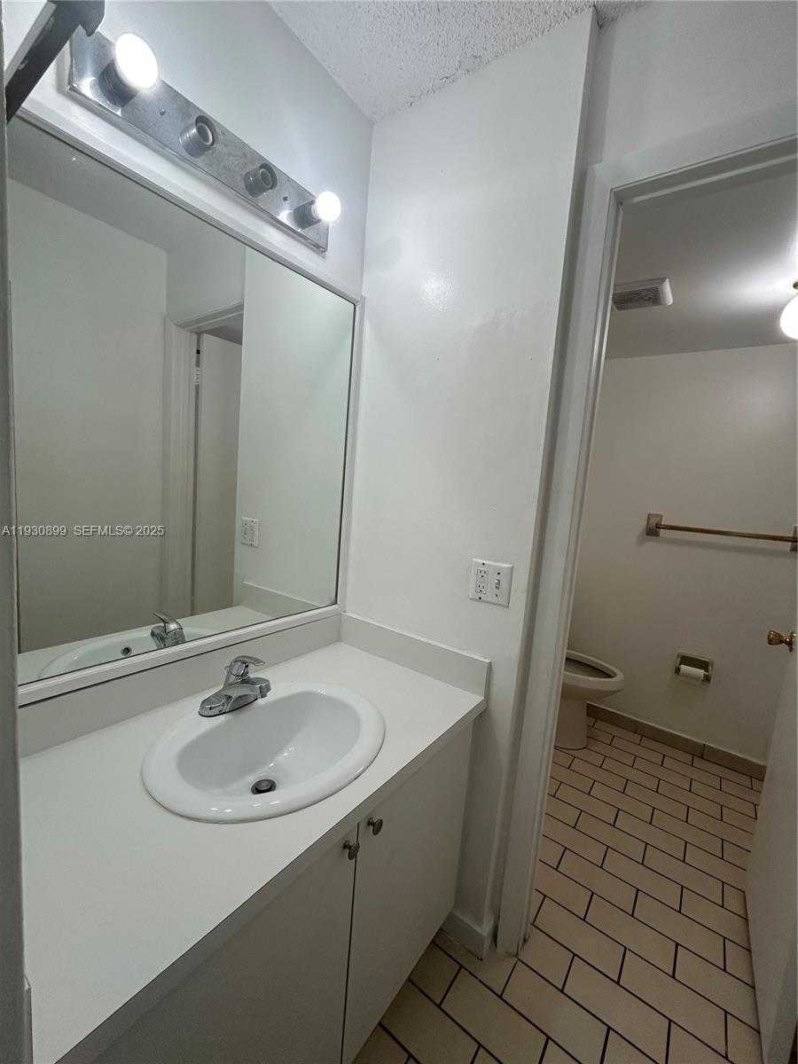 Small Image of 5701 WEST 25TH CT #305, Hialeah Number 17