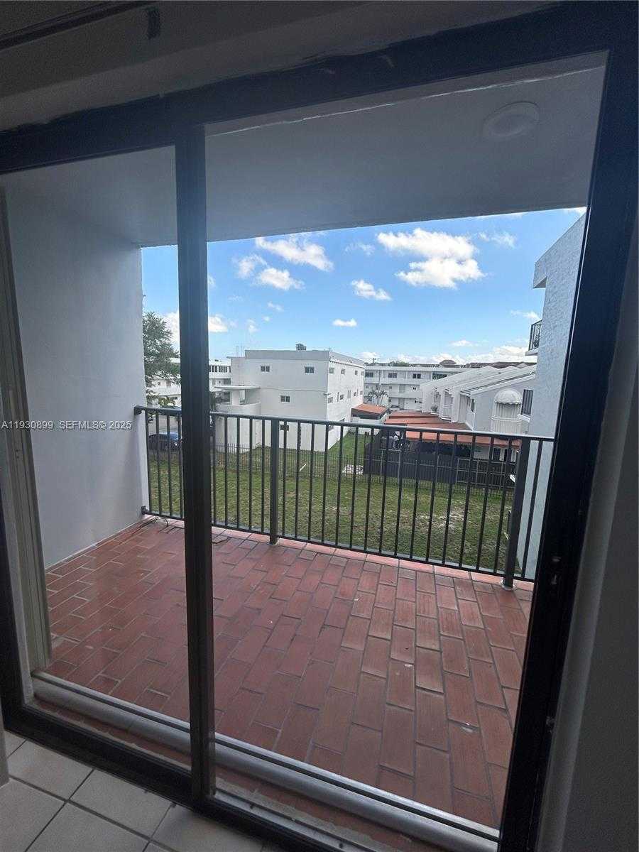 Small Image of 5701 WEST 25TH CT #305, Hialeah Number 19