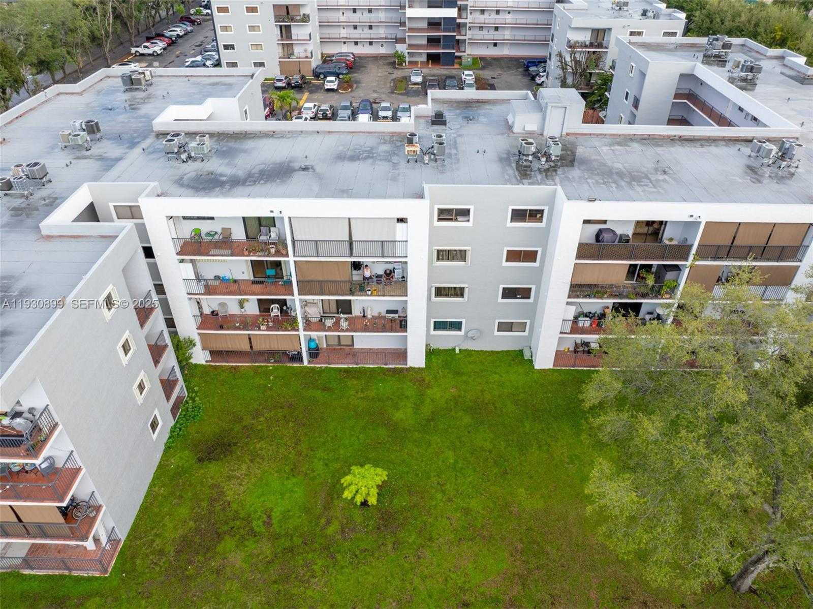 Small Image of 5701 WEST 25TH CT #305, Hialeah Number 32