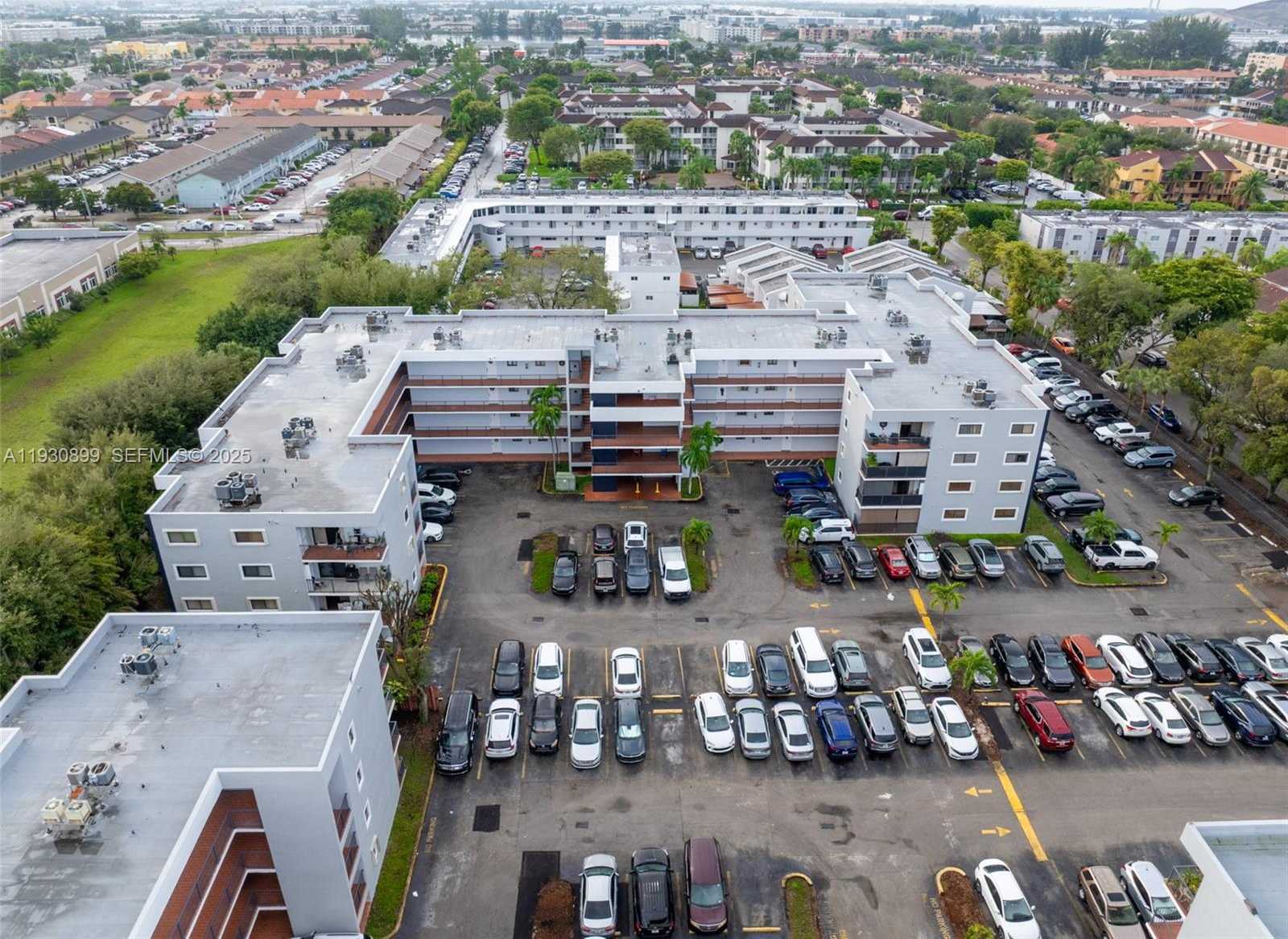 Small Image of 5701 WEST 25TH CT #305, Hialeah Number 36