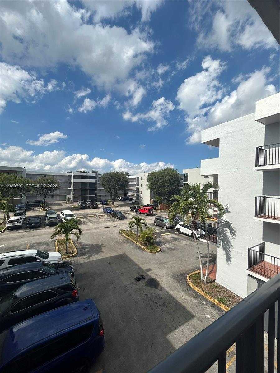 Small Image of 5701 WEST 25TH CT #305, Hialeah Number 4