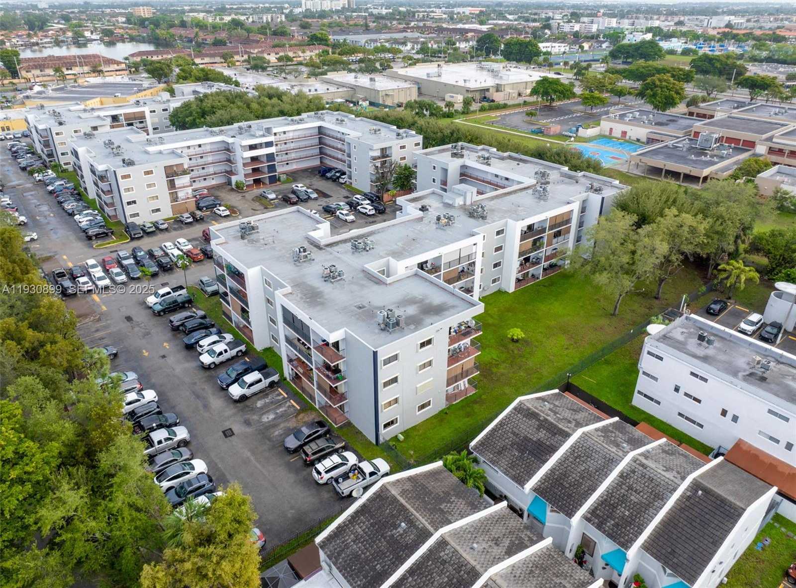 Small Image of 5701 WEST 25TH CT #305, Hialeah Number 40