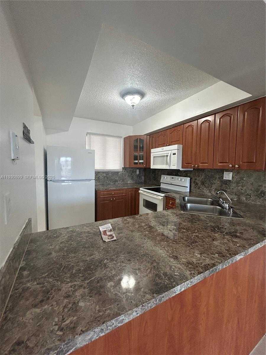 Small Image of 5701 WEST 25TH CT #305, Hialeah Number 8