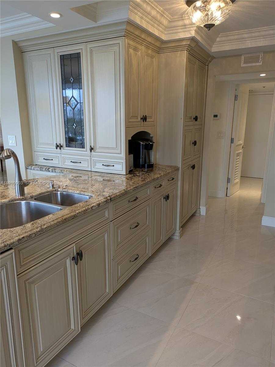 Small Image of 300 THREE ISLANDS BLVD #204, Hallandale Beach Number 11