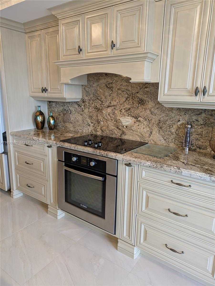 Small Image of 300 THREE ISLANDS BLVD #204, Hallandale Beach Number 13