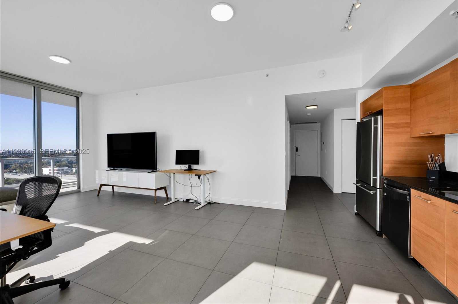 Small Image of 3470 EAST COAST AVE #H1605, Miami Number 12