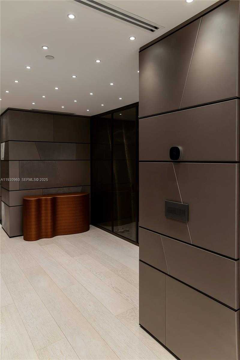 Small Image of 10101 COLLINS AVE #4A, Bal Harbour Number 32