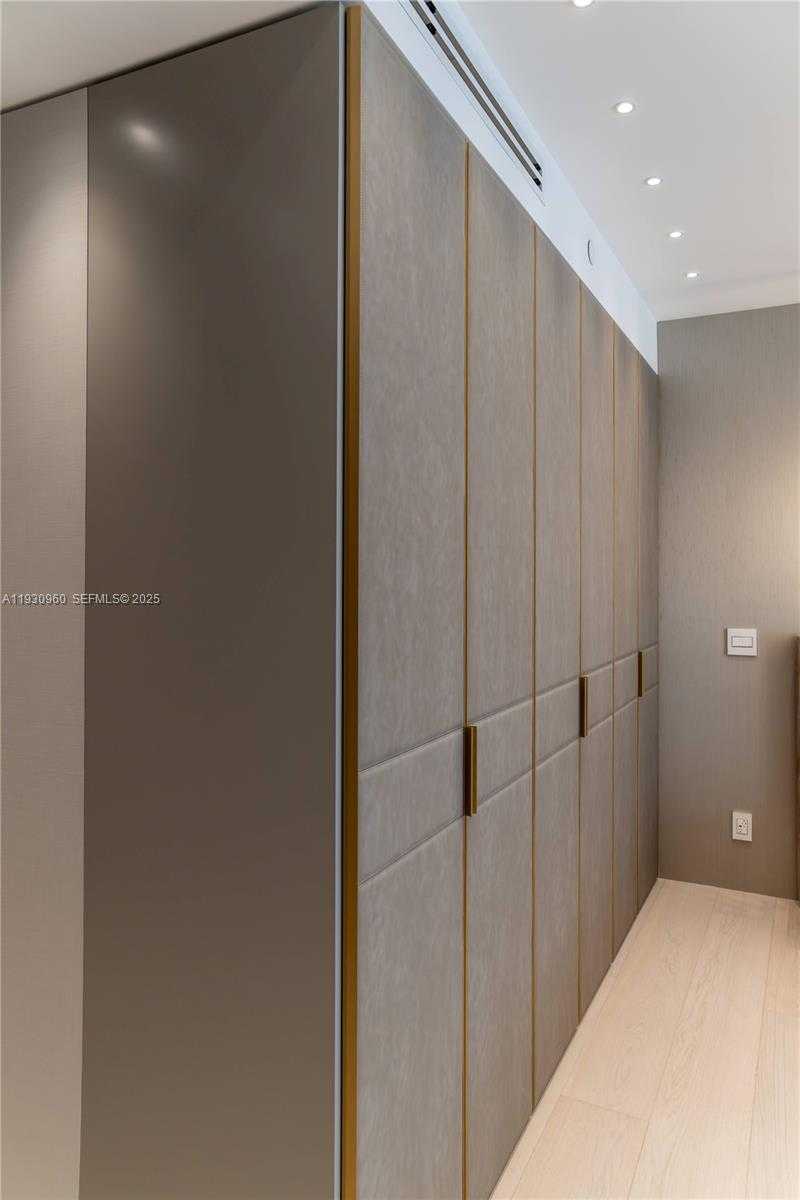 Small Image of 10101 COLLINS AVE #4A, Bal Harbour Number 36