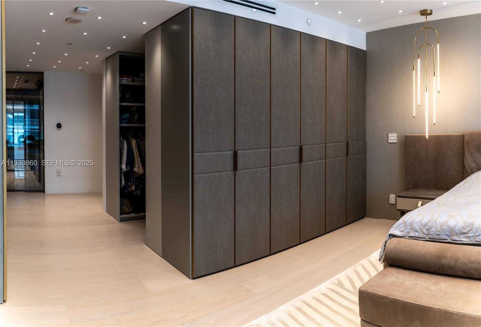 Small Image of 10101 COLLINS AVE #4A, Bal Harbour Number 37