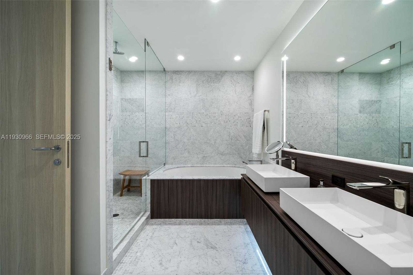 Small Image of 1000 BRICKELL PLZ #PH5904, Miami Number 11