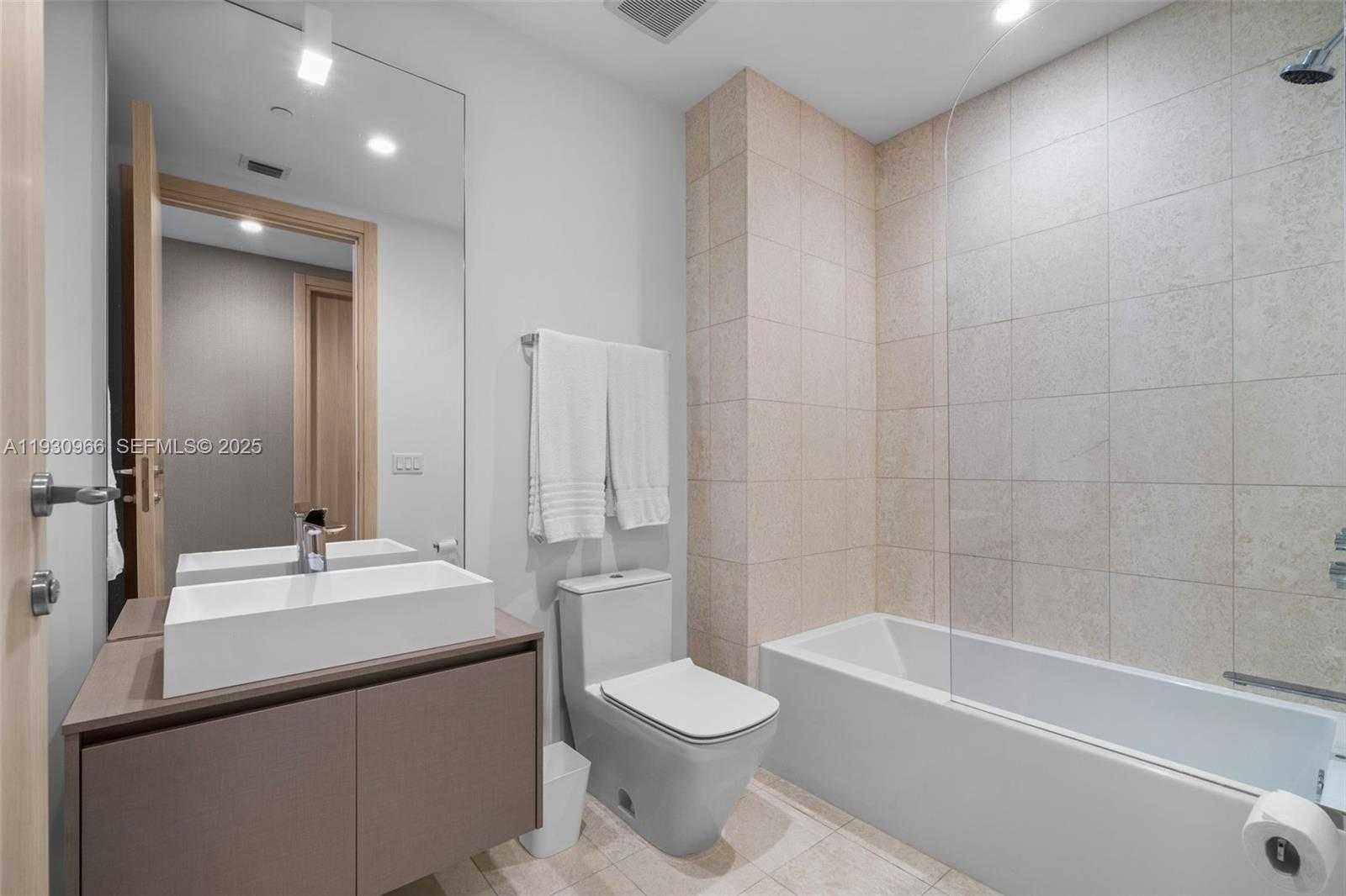 Small Image of 1000 BRICKELL PLZ #PH5904, Miami Number 16