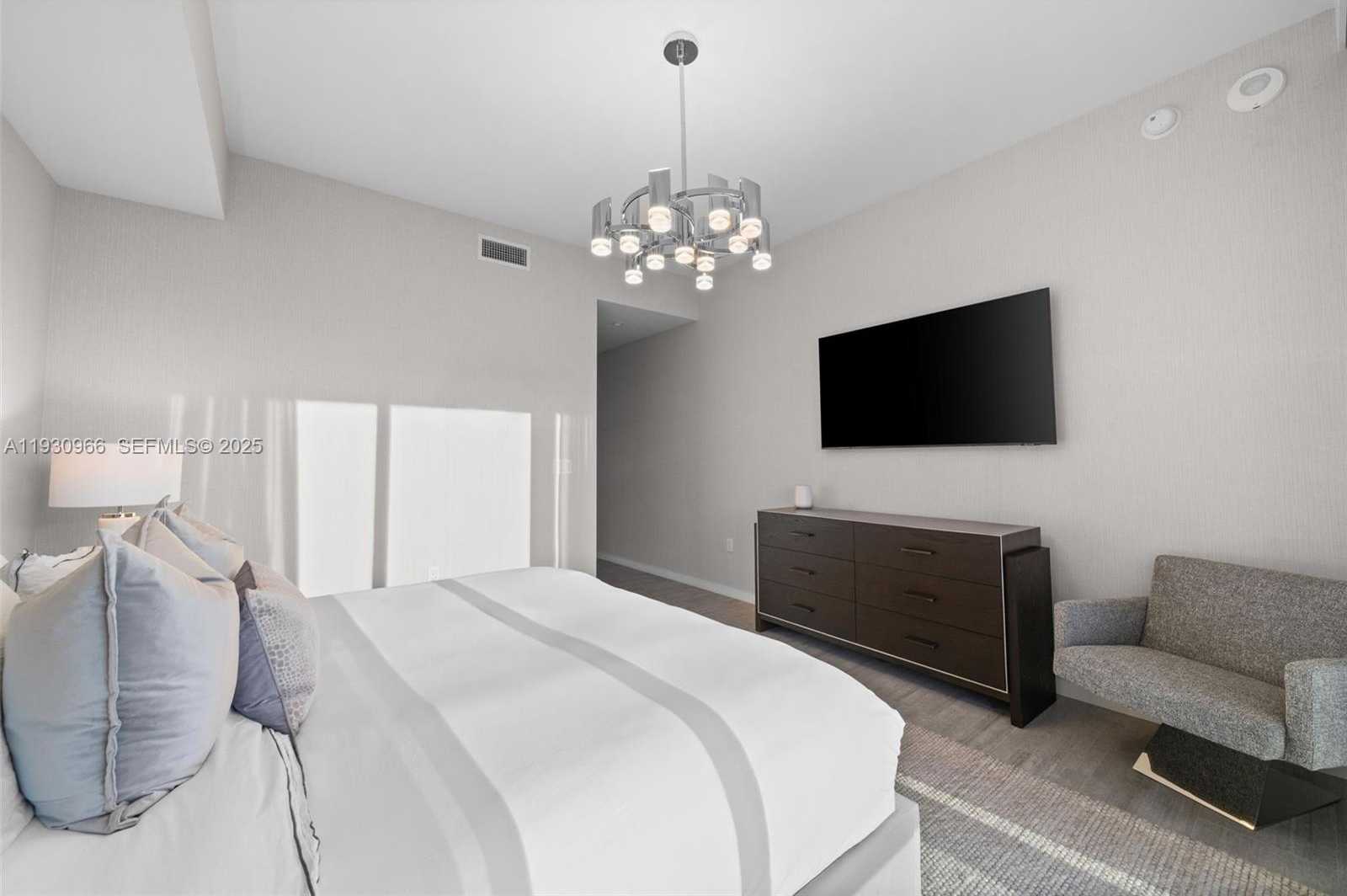 Small Image of 1000 BRICKELL PLZ #PH5904, Miami Number 19