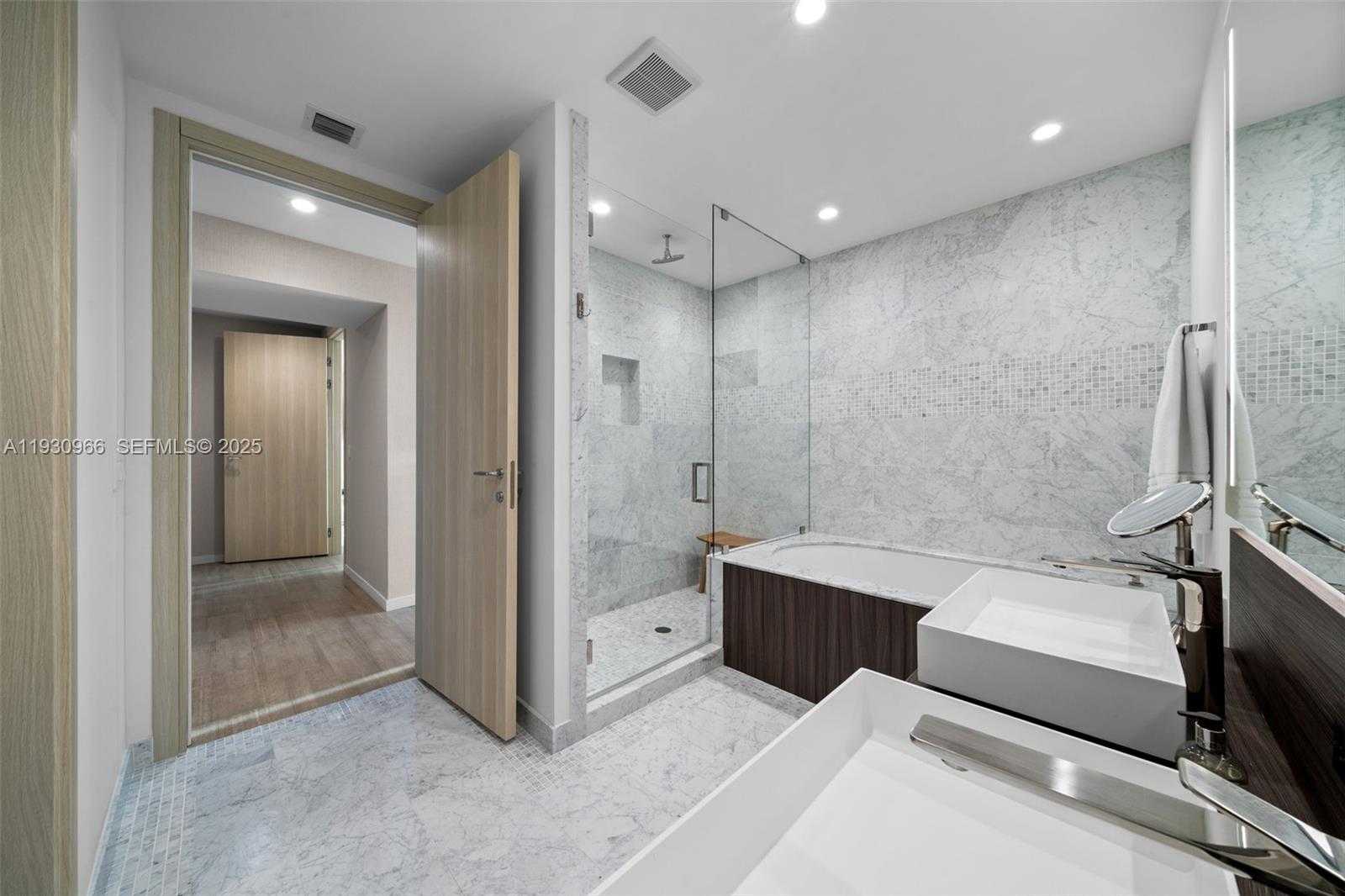 Small Image of 1000 BRICKELL PLZ #PH5904, Miami Number 31