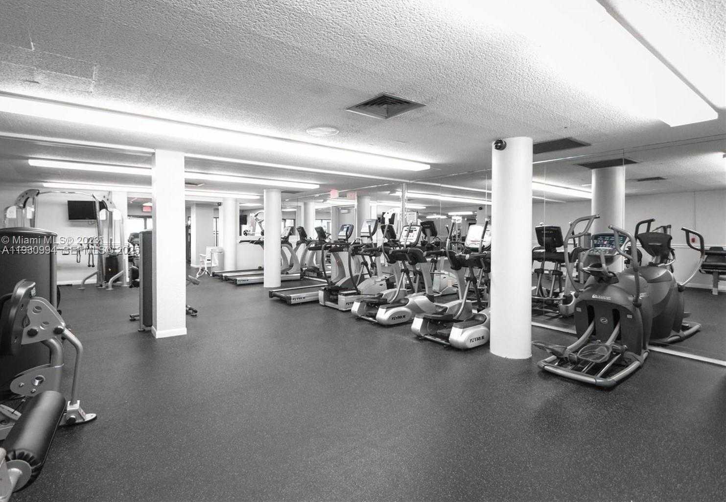 Small Image of 1980 SOUTH OCEAN DR #2H, Hallandale Beach Number 16