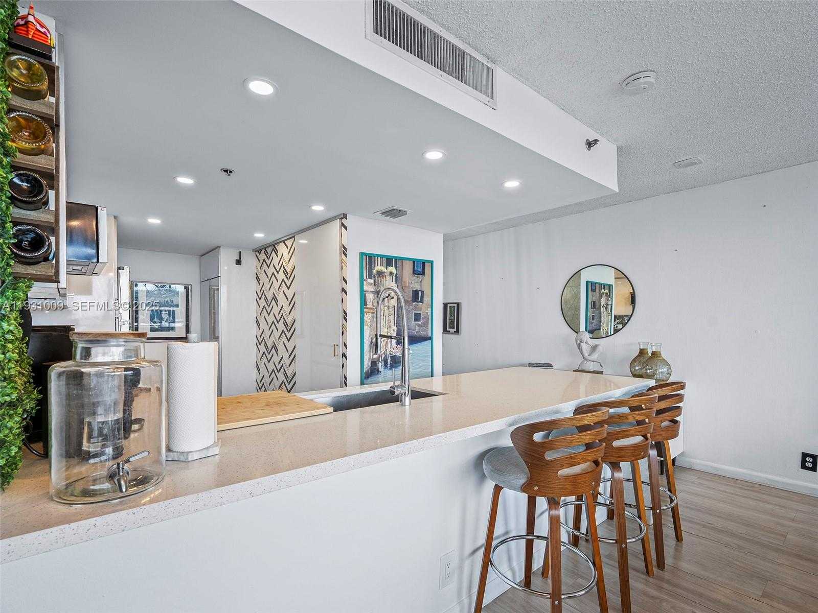 Small Image of 7601 EAST TREASURE DR #711, North Bay Village Number 22