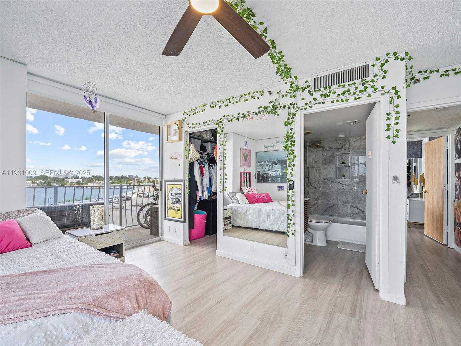 Small Image of 7601 EAST TREASURE DR #711, North Bay Village Number 31