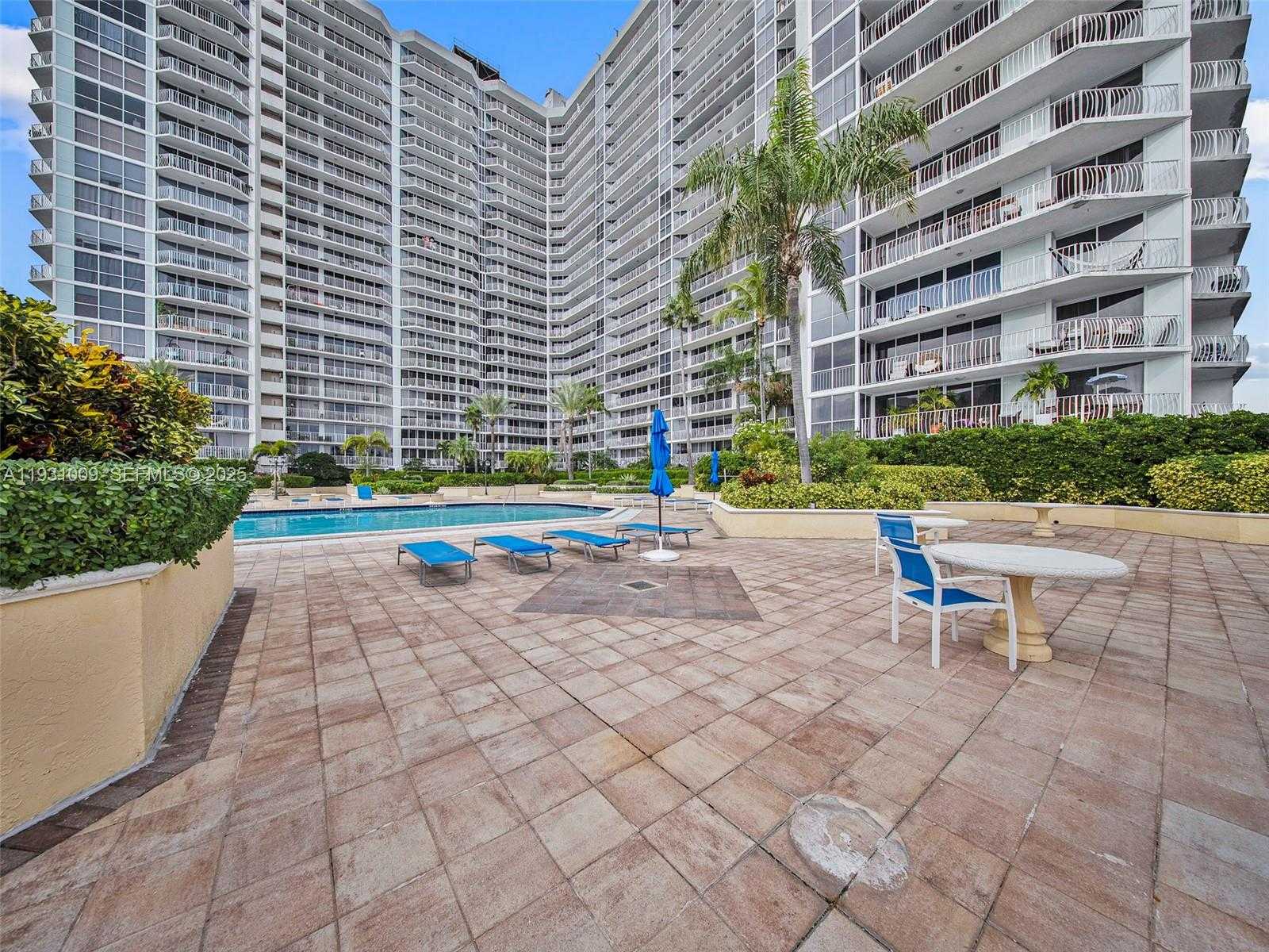 Small Image of 7601 EAST TREASURE DR #711, North Bay Village Number 32