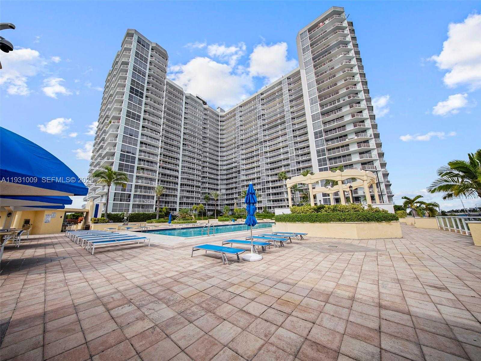 Small Image of 7601 EAST TREASURE DR #711, North Bay Village Number 34