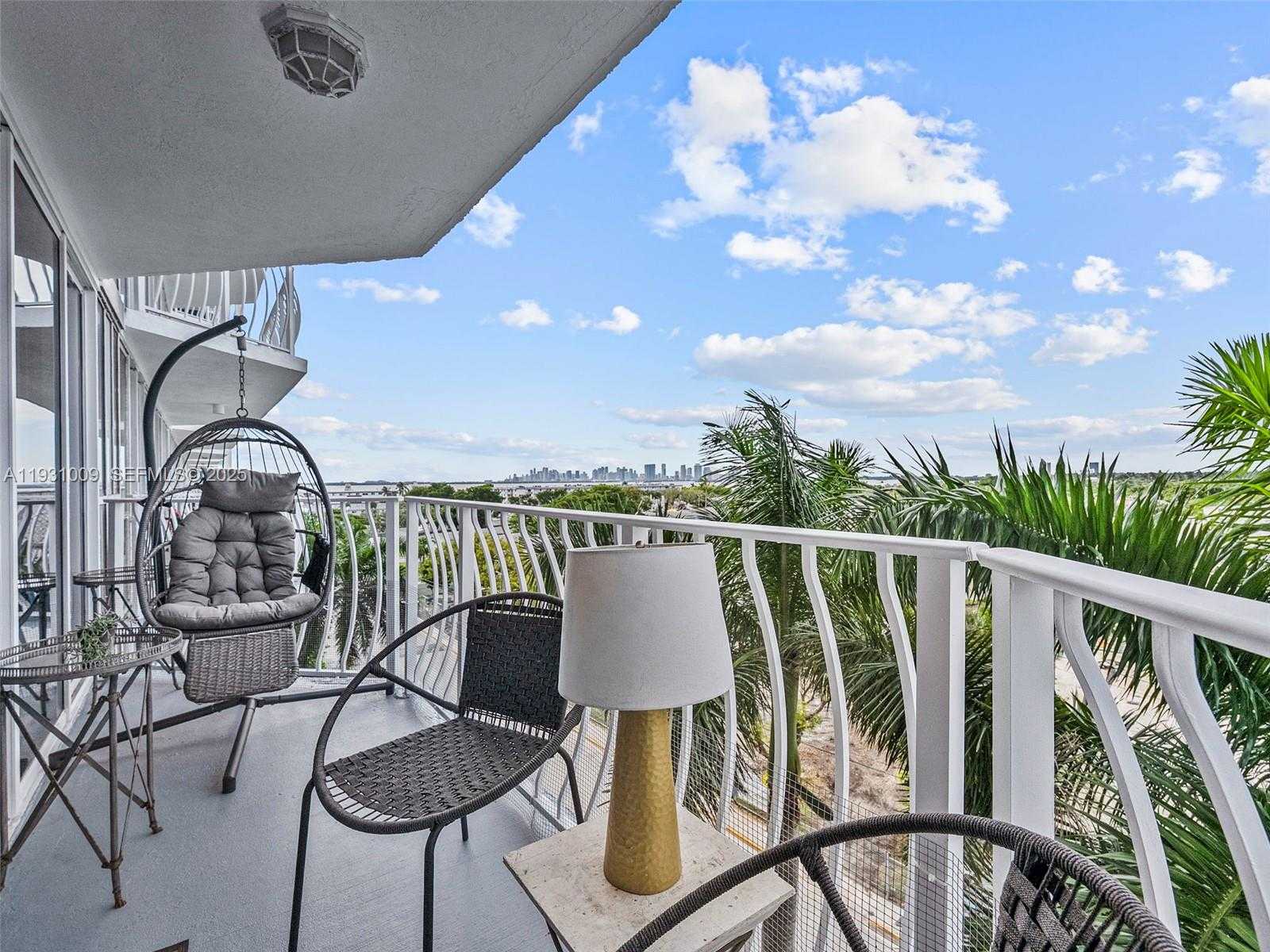 Small Image of 7601 EAST TREASURE DR #711, North Bay Village Number 8