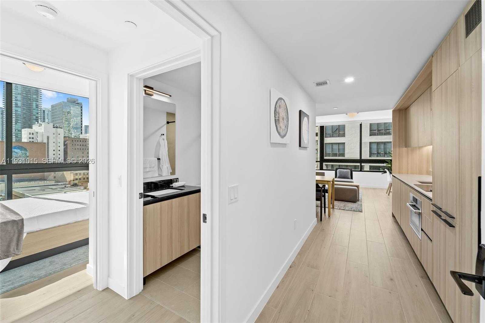 Small Image of 225 NORTH MIAMI AVENUE #912, Miami Number 4