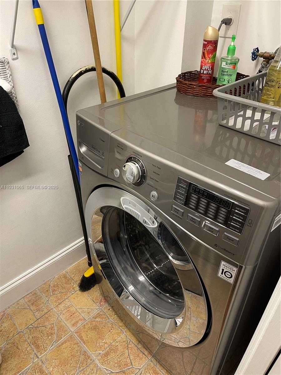 Small Image of 6917 COLLINS AVE #1008, Miami Beach Number 10