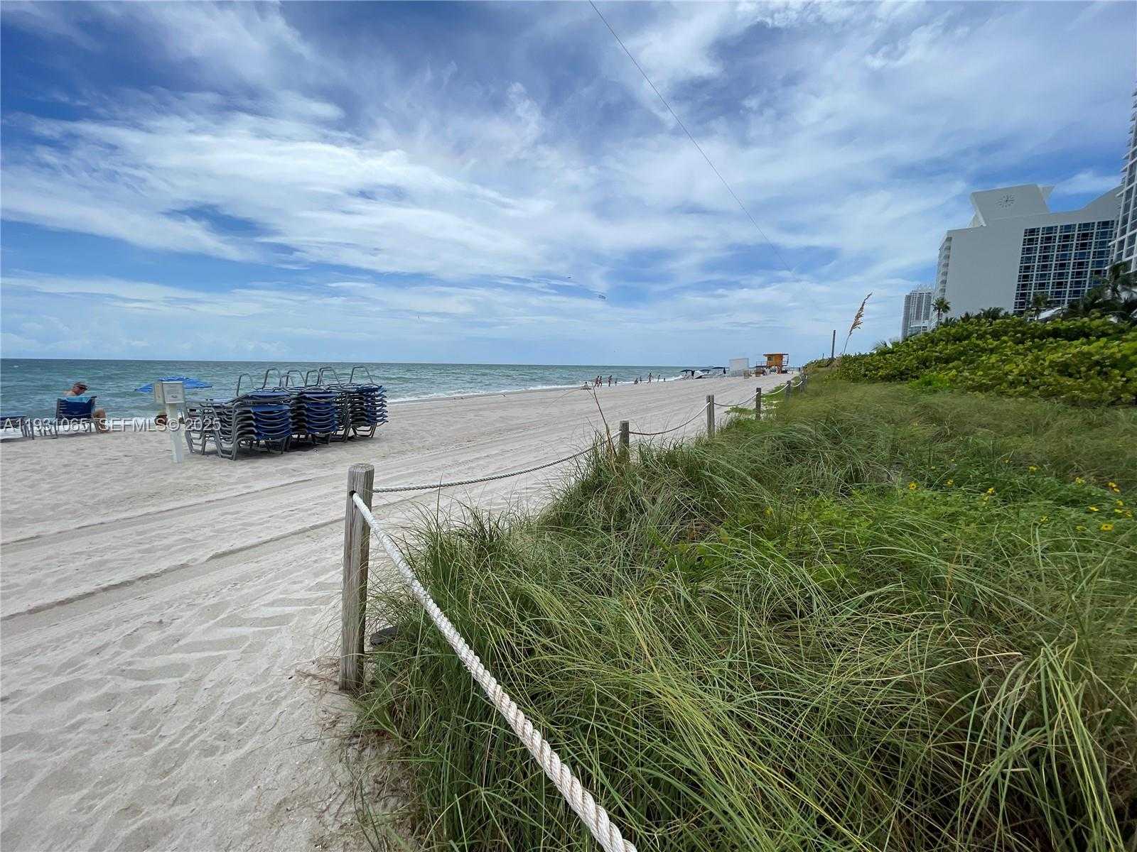 Small Image of 6917 COLLINS AVE #1008, Miami Beach Number 13