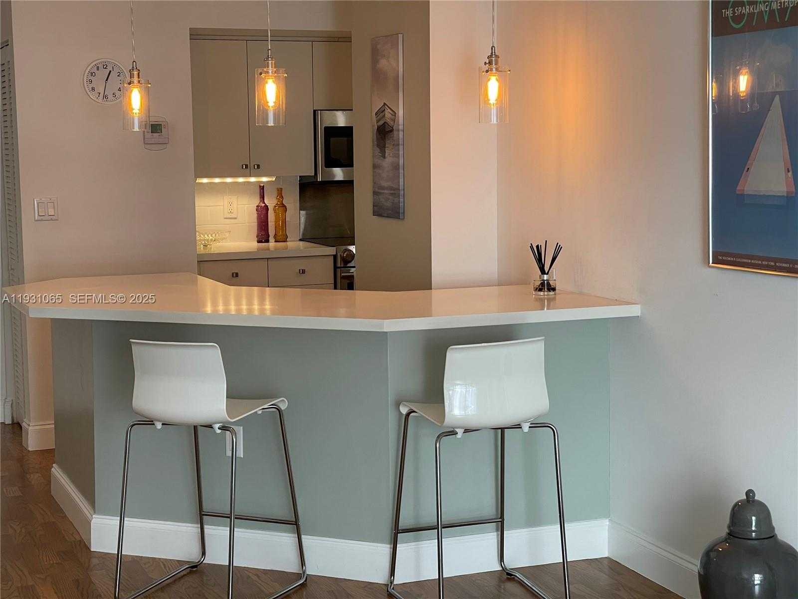 Small Image of 6917 COLLINS AVE #1008, Miami Beach Number 15