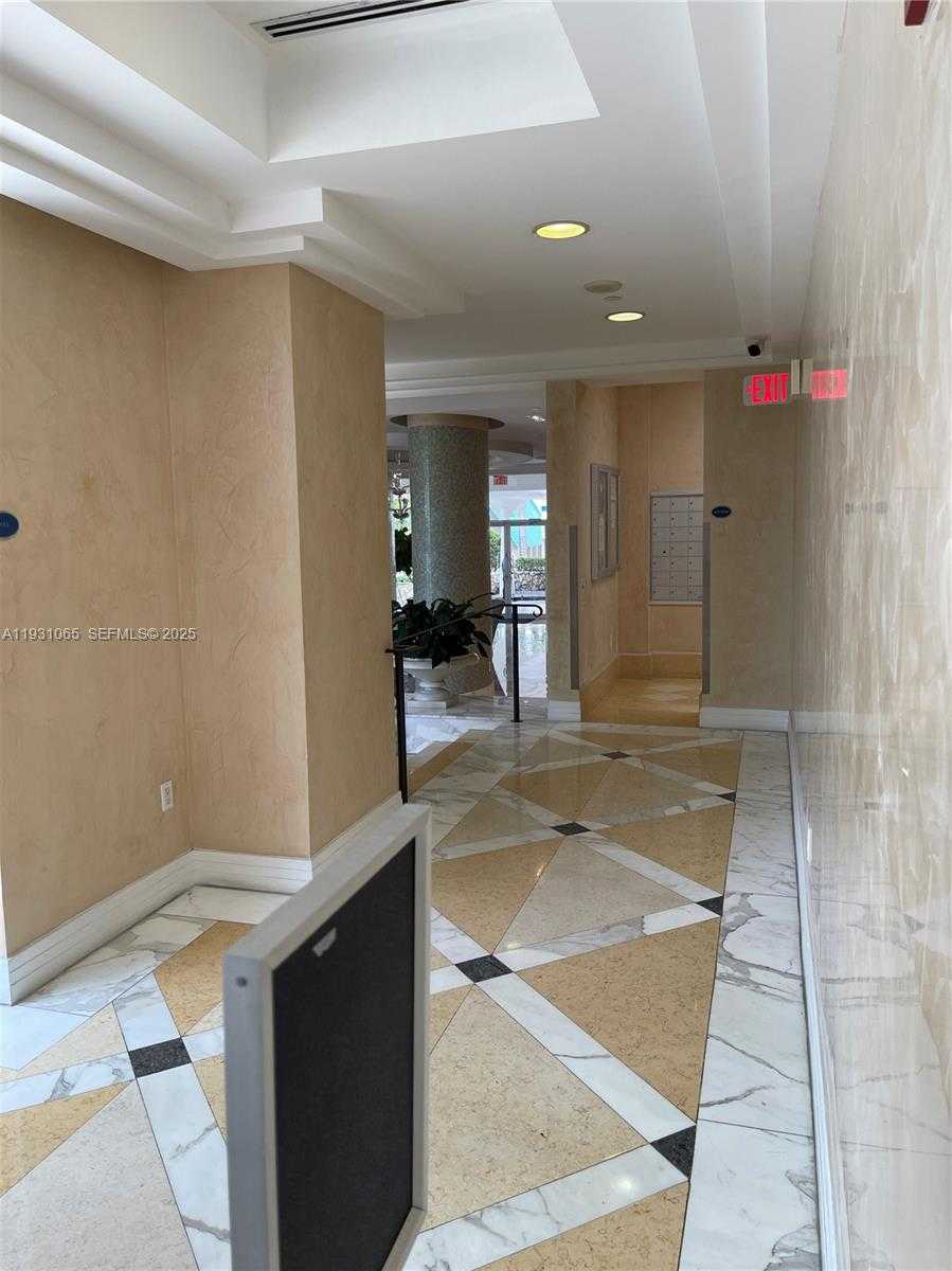 Small Image of 6917 COLLINS AVE #1008, Miami Beach Number 31