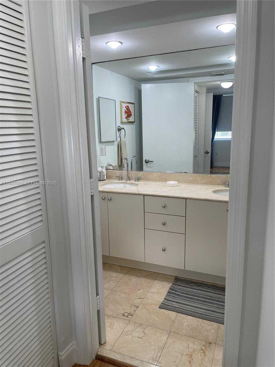 Small Image of 6917 COLLINS AVE #1008, Miami Beach Number 48